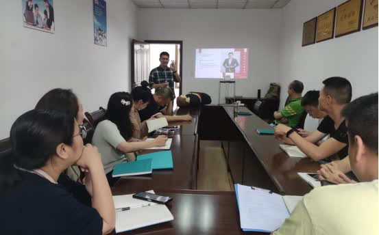 和谐生活 健康中国&mdash;&mdash;湖北汇腾开展职工安全与健康科普教育